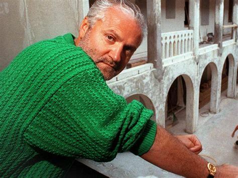 20 anni fa l’omicidio di Gianni Versace: la tragica fine .